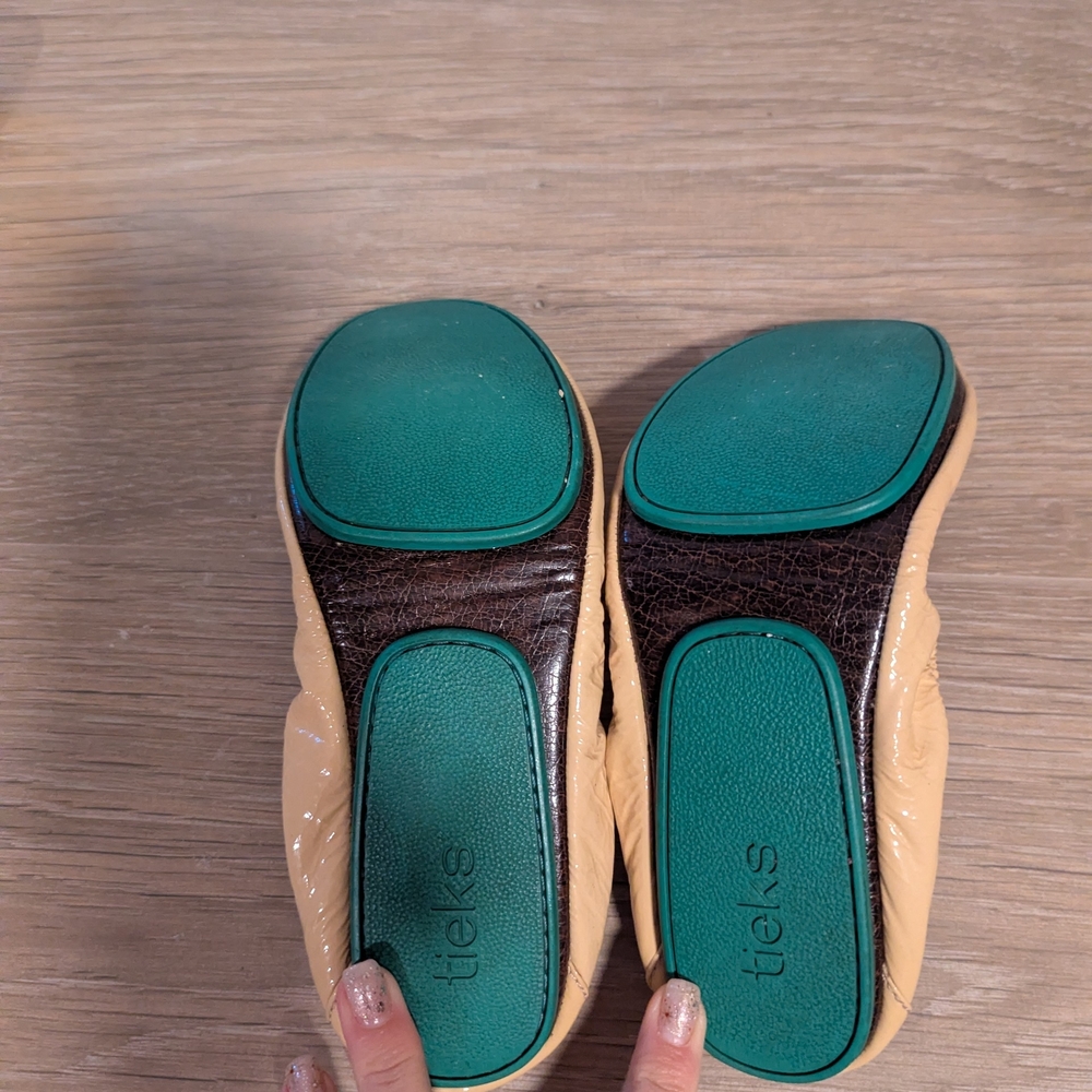 Tieks Blush Patent Ballet Flats with Teal Accent - Picture 2 of 6